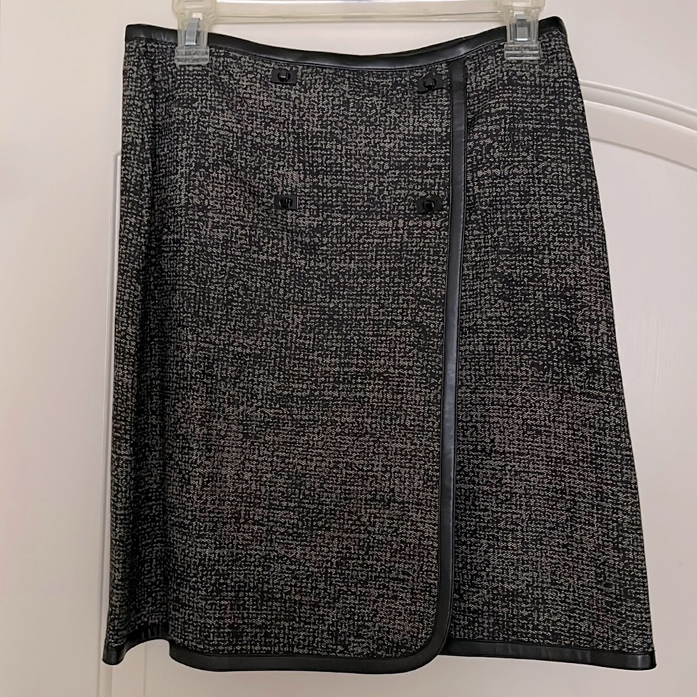 Worth black tweed pencil skirt with leather piping
